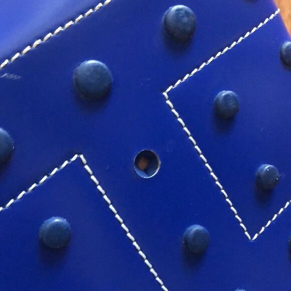 TOD’S Royal Blue and ivory handbag with leather trim. - Picture 10 of 16